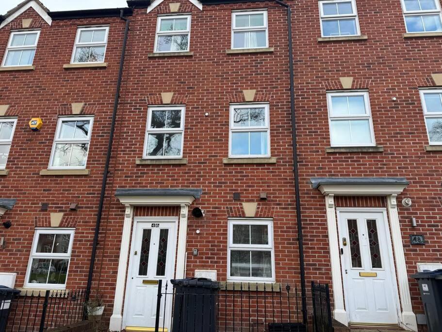 Collingwood Place, With Free Parking Birmingham