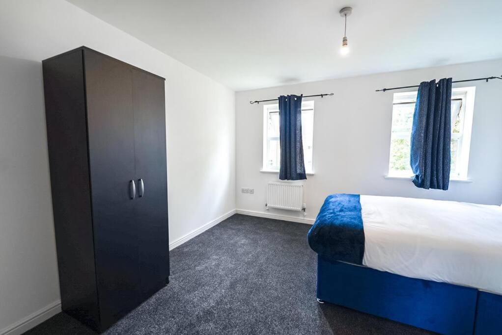 Collingwood Place, With Free Parking Apartment Birmingham